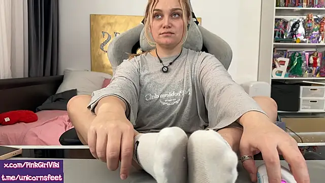 unicornsfeet online show from March 30, 2026, 3:46 pm