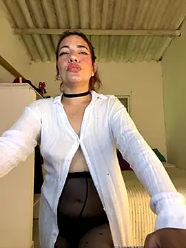 lia huan online show from September 17, 2025, 2:08 pm