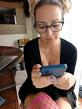 Jade Emeraud online show from December 4, 2025, 3:11 pm