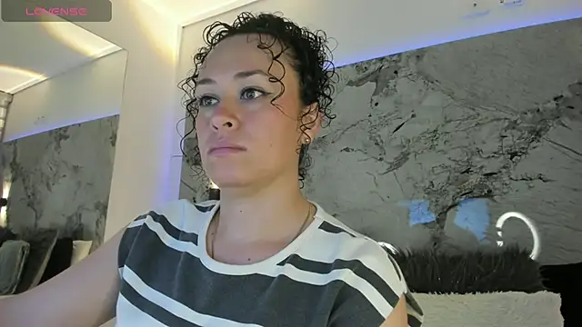 LIZ HOLMES online show from October 8, 2025, 10:28 am