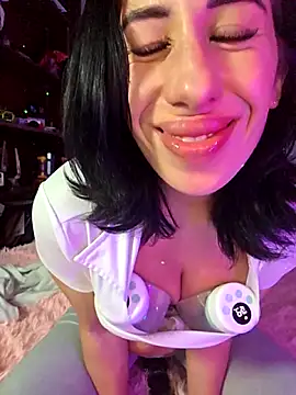 Snapshot of petitebarbiexxx chatting on April 4, 2026, 5:36 am petitebarbiexxx online show from April 4, 2026, 5:36 am