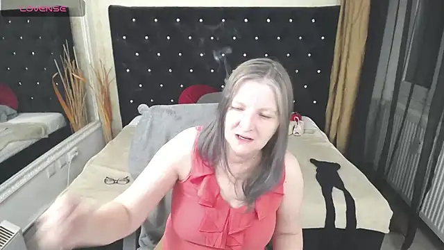 Snapshot of Lilly_hott chatting on February 27, 2025, 7:04 pm Lilly hott online show from February 27, 2025, 7:04 pm