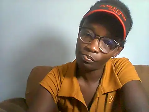 Sexy-BlackGold online show from November 1, 2025, 7:35 am