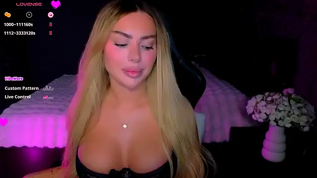 babyleilaa online show from May 28, 2026, 8:04 pm