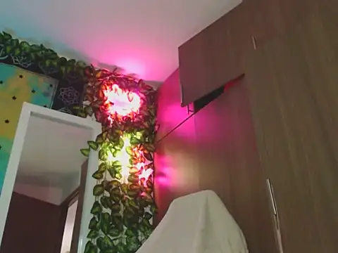 chanel 1041 online show from November 12, 2025, 8:56 pm