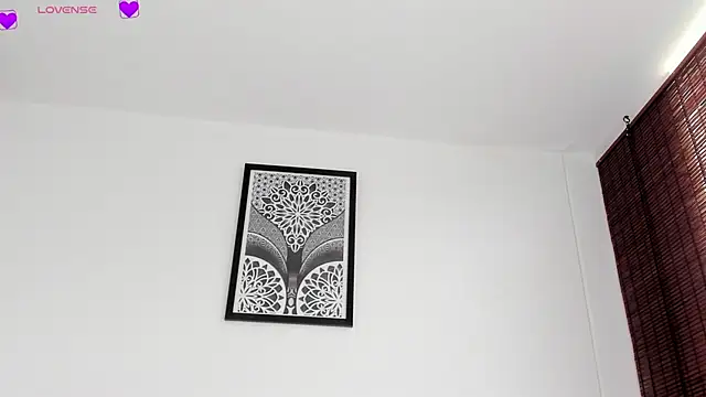 VeronicaTonu online show from April 19, 2026, 3:02 pm