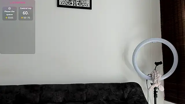 VeronicaTonu online show from September 26, 2025, 2:13 pm