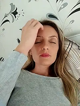 SophyGirl online show from October 15, 2025, 12:46 pm