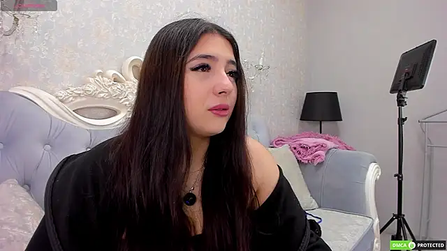 JennyFerguson online show from November 3, 2025, 6:11 pm