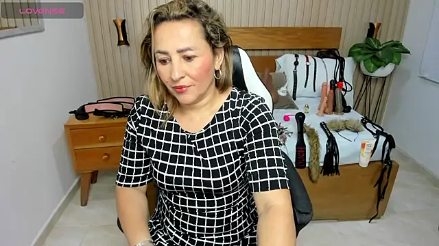 luciana ballesteros  online show from May 18, 2026, 1:38 pm