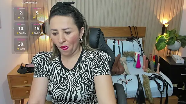 Snapshot of luciana_ballesteros_ chatting on September 17, 2025, 12:18 pm luciana ballesteros online show from September 17, 2025, 12:18 pm