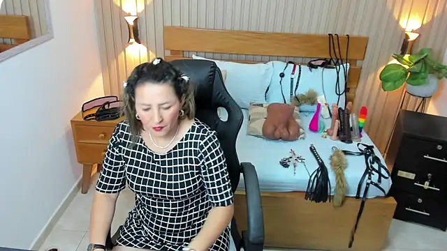 Snapshot of luciana_ballesteros_ chatting on September 30, 2025, 12:11 pm luciana ballesteros online show from September 30, 2025, 12:11 pm