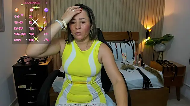 Snapshot of luciana_ballesteros_ chatting on February 19, 2025, 12:22 pm luciana ballesteros online show from February 19, 2025, 12:22 pm