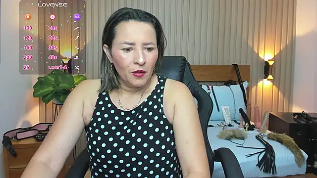 Snapshot of luciana_ballesteros_ chatting on March 4, 2025, 12:33 pm luciana ballesteros online show from March 4, 2025, 12:33 pm