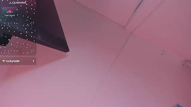 Snapshot of FaloonRoussel chatting on October 13, 2025, 5:58 pm FaloonRoussel online show from October 13, 2025, 5:58 pm