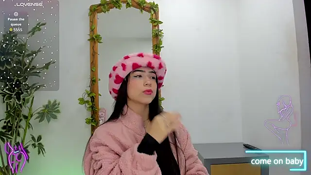 Snapshot of FaloonRoussel chatting on November 15, 2025, 12:03 am FaloonRoussel online show from November 15, 2025, 12:03 am