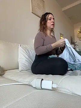 lyajoliee online show from March 16, 2026, 7:45 am