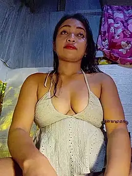 prettybella4u online show from June 18, 2026, 1:38 pm