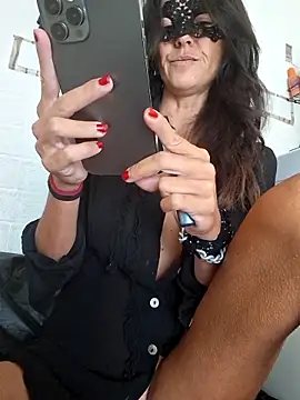 EmySkinny85 online show from October 7, 2025, 8:37 am