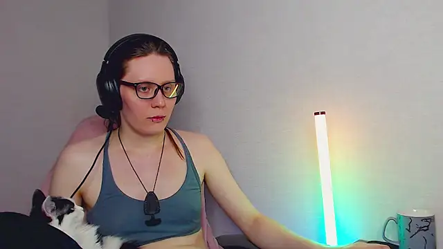 tracy cooper online show from February 25, 2025, 11:48 pm