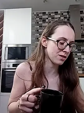 Snapshot of MartiniiSelenna chatting on March 3, 2025, 9:45 am MartiniiSelenna online show from March 3, 2025, 9:45 am