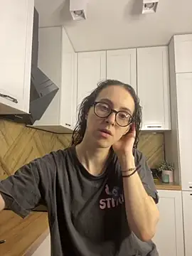 MartiniiSelenna online show from December 3, 2025, 6:47 am