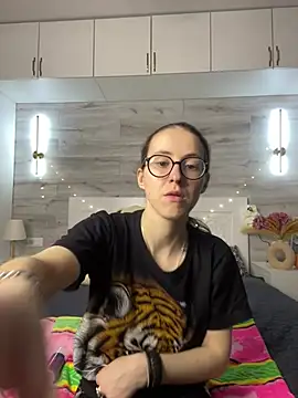 MartiniiSelenna online show from May 20, 2026, 5:59 am