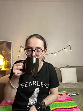 MartiniiSelenna online show from May 15, 2026, 5:49 am