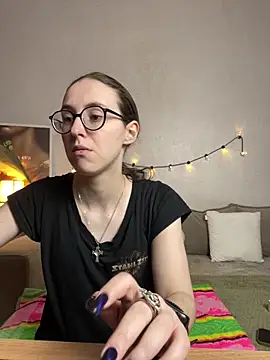 MartiniiSelenna online show from May 9, 2026, 5:44 am