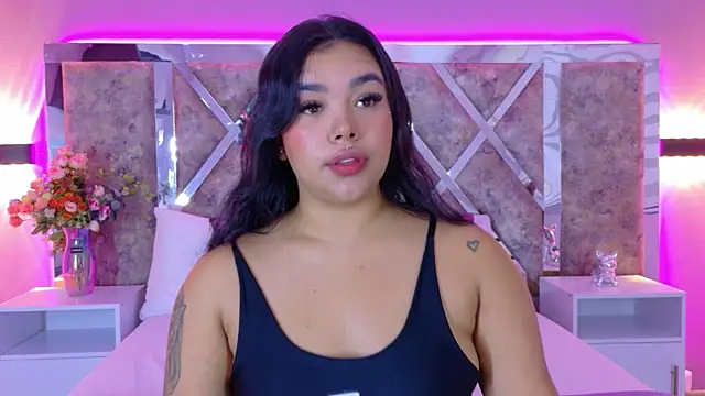 MarianaGarciaa   online show from October 10, 2025, 7:36 pm