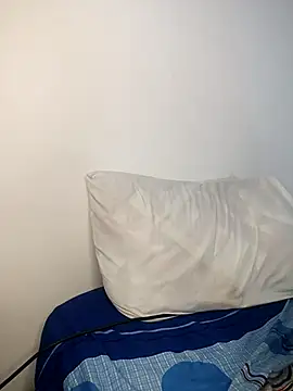 Snapshot of lovely_kitt chatting on March 5, 2025, 6:01 am lovely kitt online show from March 5, 2025, 6:01 am