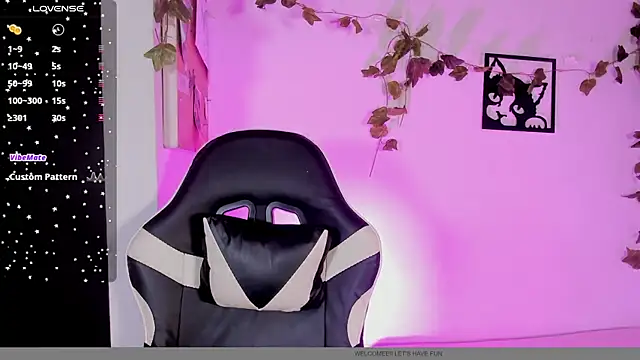 Snapshot of melanieecox chatting on November 12, 2025, 11:19 pm melanieecox online show from November 12, 2025, 11:19 pm