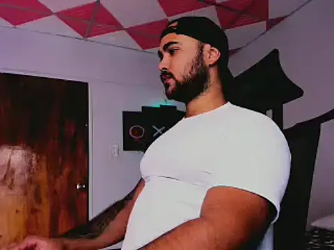 Snapshot of Sebas-hott chatting on February 19, 2025, 3:17 am Sebas-hott online show from February 19, 2025, 3:17 am