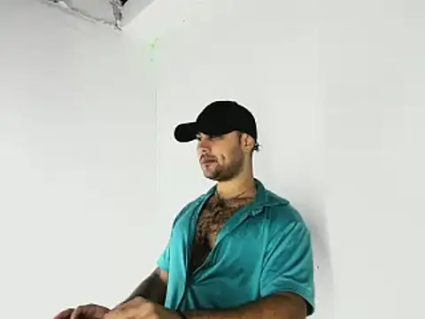 Snapshot of Sebas-hott chatting on September 28, 2025, 10:39 pm Sebas-hott online show from September 28, 2025, 10:39 pm