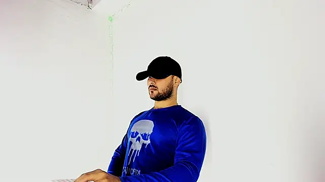 Snapshot of Sebas-hott chatting on September 20, 2025, 10:59 pm Sebas-hott online show from September 20, 2025, 10:59 pm