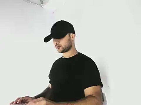 Snapshot of Sebas-hott chatting on October 1, 2025, 10:35 pm Sebas-hott online show from October 1, 2025, 10:35 pm