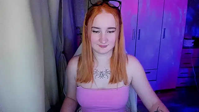 Snapshot of KeiraNight chatting on May 3, 2026, 1:47 pm KeiraNight online show from May 3, 2026, 1:47 pm