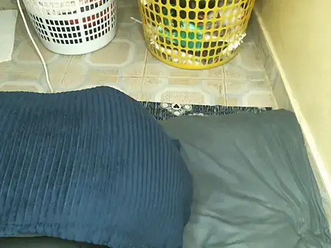 Snapshot of centzSexy chatting on April 5, 2026, 4:19 am centzSexy online show from April 5, 2026, 4:19 am