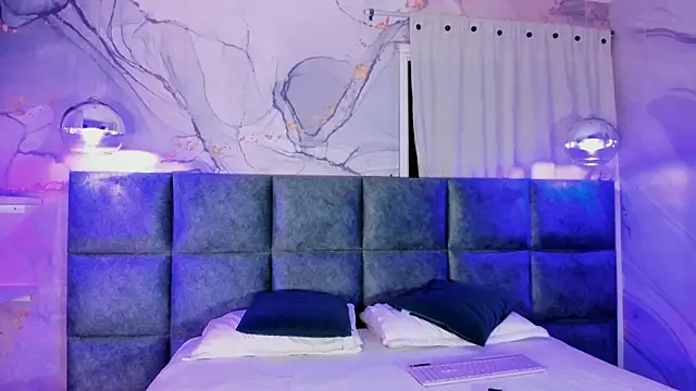 sabrinamilani online show from September 13, 2025, 3:17 am