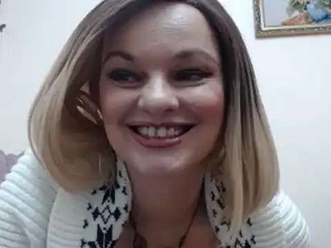 Snapshot of YourSweetJam chatting on November 11, 2025, 5:52 pm YourSweetJam online show from November 11, 2025, 5:52 pm