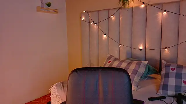 alaia-rogers online show from December 18, 2025, 11:36 am