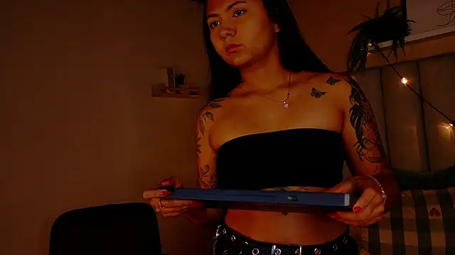 Snapshot of alaia-rogers chatting on February 7, 2026, 11:40 am alaia-rogers online show from February 7, 2026, 11:40 am