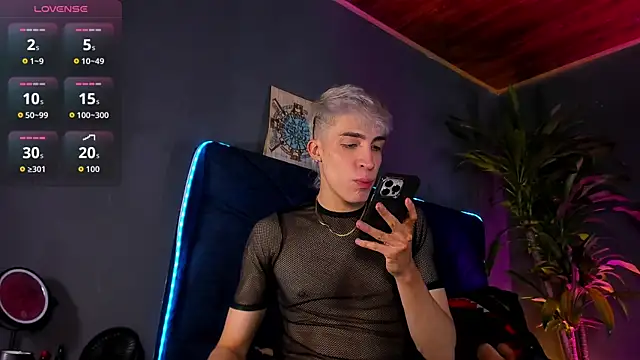 Snapshot of Angel_Snowhotxxx chatting on May 21, 2026, 3:37 am Angel Snowhotxxx online show from May 21, 2026, 3:37 am