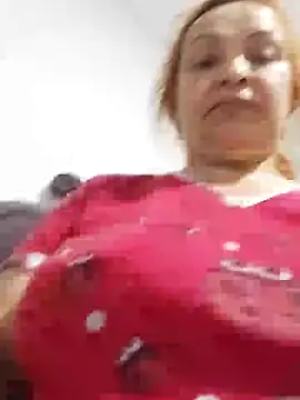 Snapshot of Wife_sexxx chatting on December 25, 2024, 6:31 am Wife sexxx online show from December 25, 2024, 6:31 am