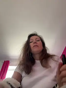 Lwhite1 online show from May 12, 2026, 3:51 pm
