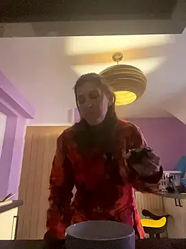 Lwhite1 online show from January 8, 2026, 4:35 pm