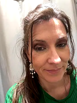 Lwhite1 online show from December 18, 2025, 4:22 pm