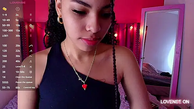 Snapshot of littleebonny chatting on February 19, 2025, 12:55 pm littleebonny online show from February 19, 2025, 12:55 pm