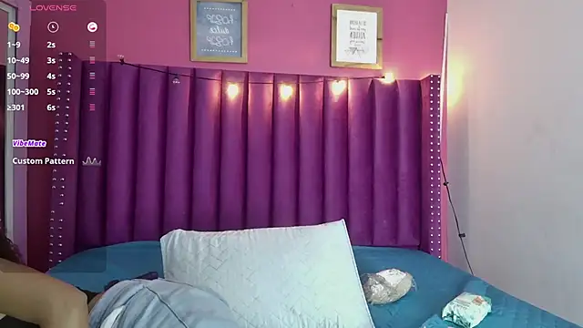 Snapshot of littleebonny chatting on September 26, 2025, 12:56 pm littleebonny online show from September 26, 2025, 12:56 pm