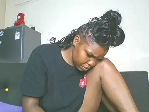 Snapshot of sweet_bigclit chatting on January 17, 2026, 5:05 pm sweet bigclit online show from January 17, 2026, 5:05 pm